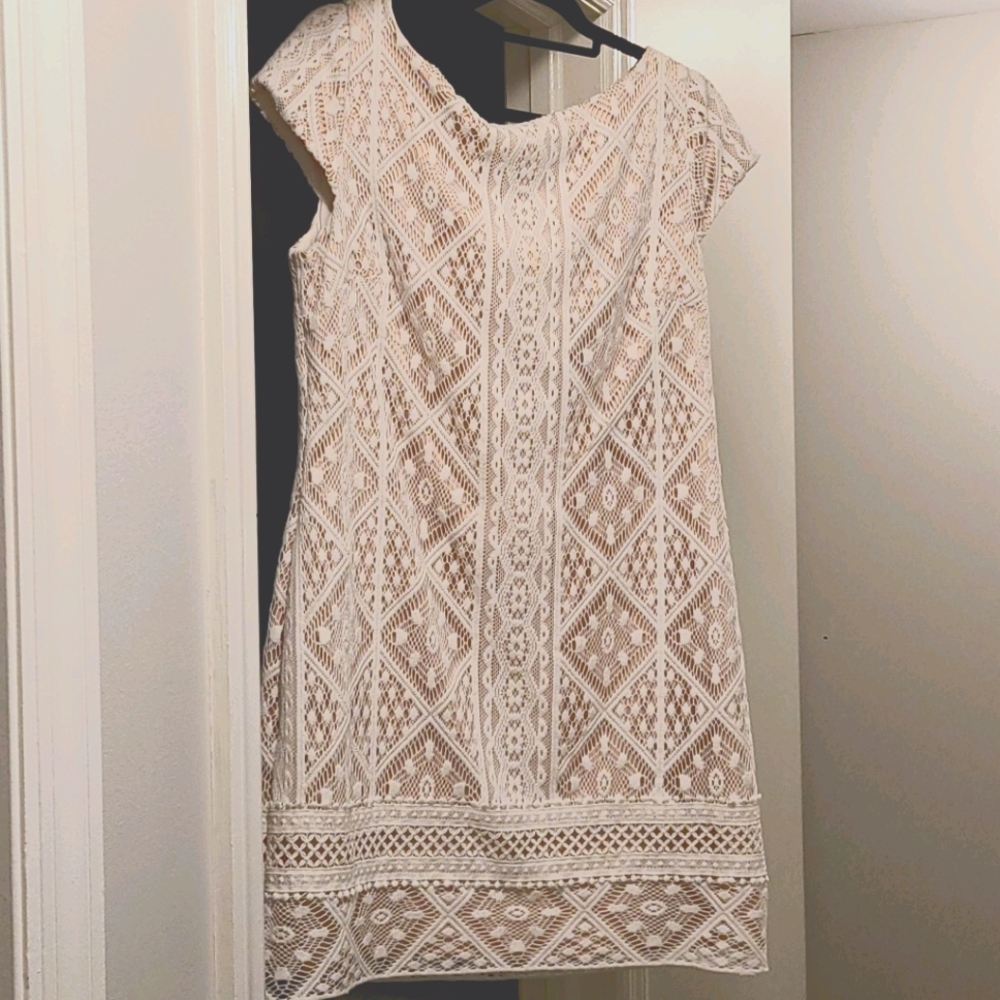 Vince Camuto white/nude dress